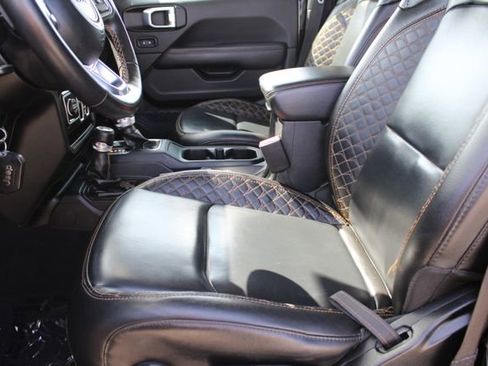 Used 2023 Jeep Wrangler Unlimited Sahara image 38