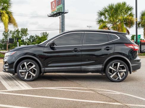 Used 2020 Nissan Rogue Sport SL w/ Premium Package FWD image 4