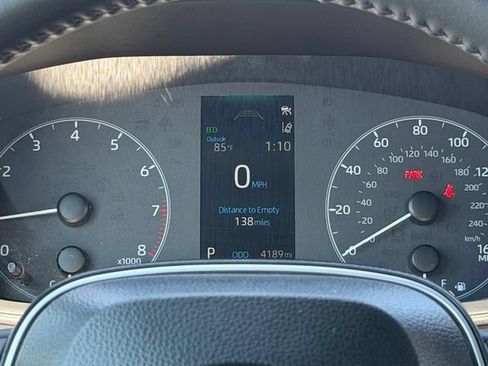 Used 2025 Toyota Corolla SE FWD image 29