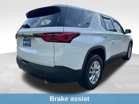Used 2022 Chevrolet Traverse LS FWD image 9