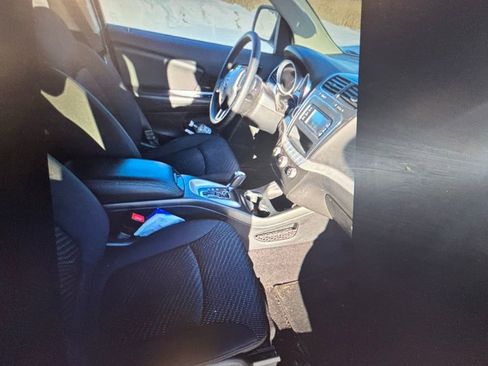 Used 2018 Dodge Journey SE w/ Blacktop Package image 5