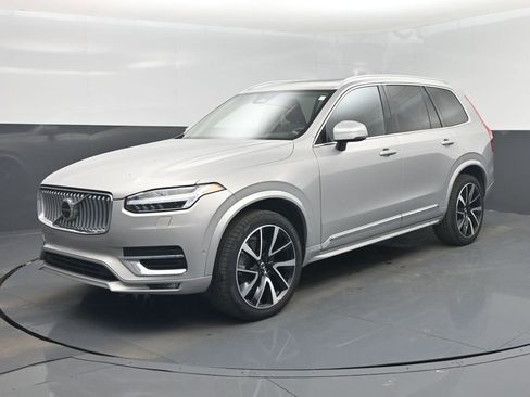 Used 2023 Volvo XC90 B6 Plus w/ Protection Package AWD/4WD image 9