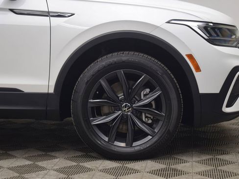 Used 2023 Volkswagen Tiguan SE image 30