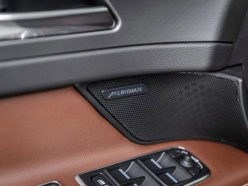 Used 2018 Jaguar XF S image 49