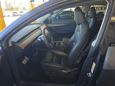 Used 2023 Tesla Model Y Long Range image 4