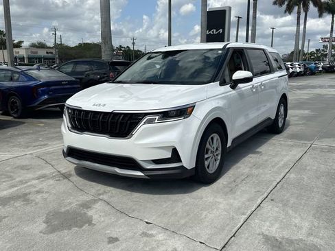 Certified 2024 Kia Carnival LX image 2