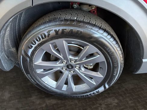 Used 2023 Ford Explorer XLT w/ Equipment Group 202A AWD/4WD image 40