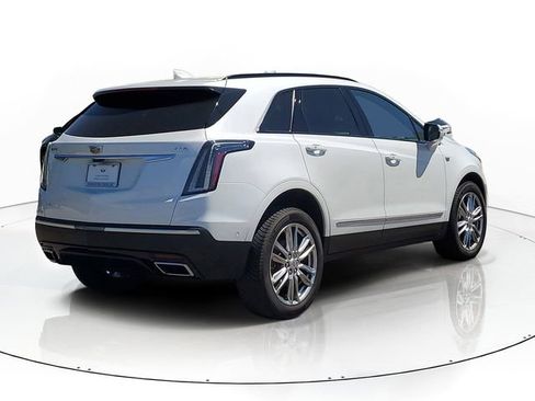 Used 2022 Cadillac XT5 Sportv w/ Technology Package AWD/4WD image 3