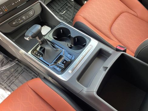 New 2026 Kia Carnival EX FWD image 9