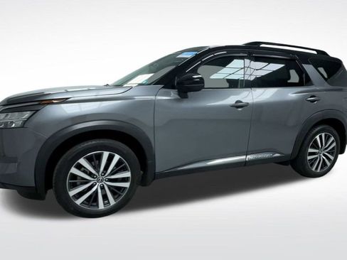 Used 2022 Nissan Pathfinder Platinum w/ Cargo Package image 21