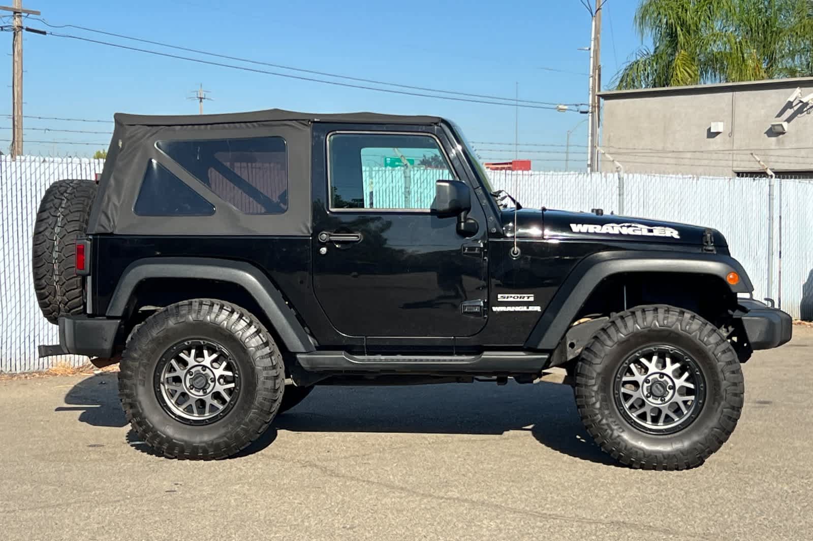Used 2016 Jeep Wrangler Sport w/ Quick Order Package 24S AWD/4WD image 6