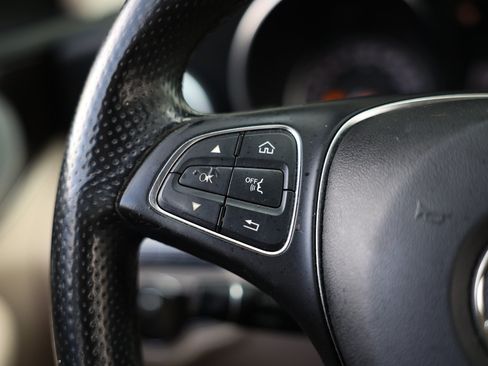 Used 2015 Mercedes-Benz C 300 Sedan image 30