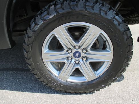 Used 2019 Ford F150 XL w/ Equipment Group 101A Mid AWD/4WD image 9