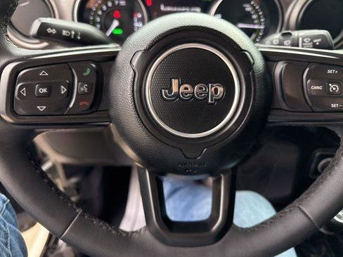 Used 2023 Jeep Wrangler Unlimited AWD/4WD image 20