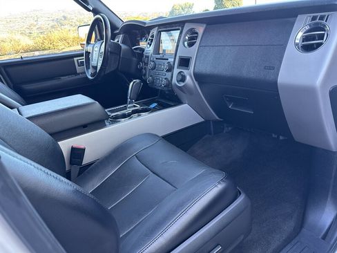 Used 2017 Ford Expedition Limited w/ Equipment Group 301A image 12