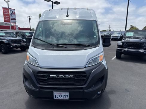 Used 2024 RAM ProMaster 2500 w/ Convenience Group FWD image 2