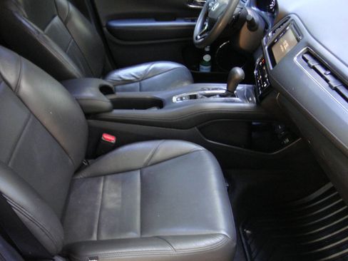 Used 2018 Honda HR-V EX image 18