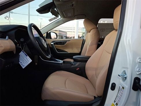 New 2025 Toyota RAV4 LE image 8
