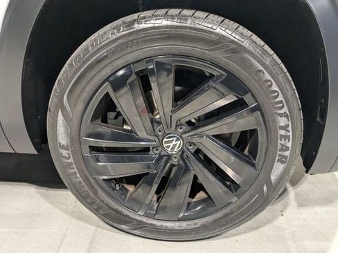 Used 2021 Volkswagen Atlas SEL image 19