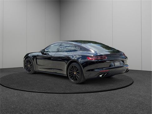 Used 2017 Porsche Panamera 4S image 7