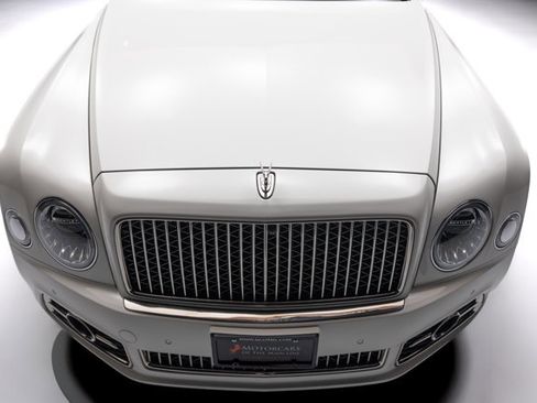 Used 2017 Bentley Mulsanne RWD image 32