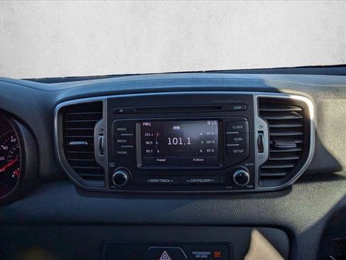 Used 2018 Kia Sportage LX image 15