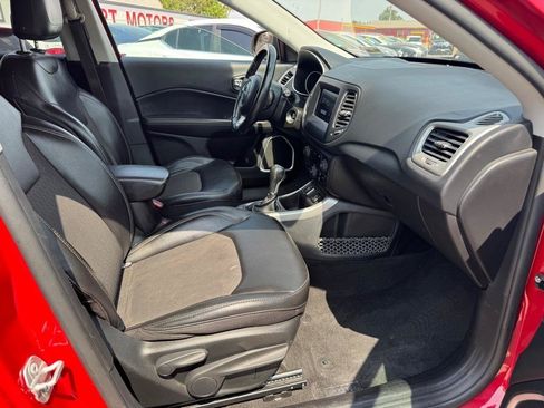 Used 2020 Jeep Compass Latitude FWD image 10