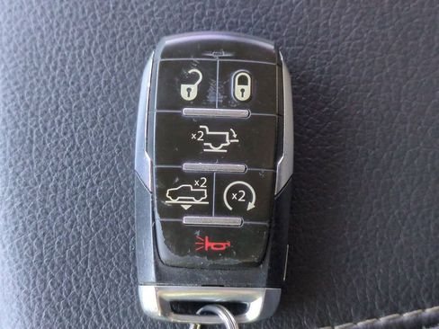 Used 2019 RAM 1500 Laramie image 36