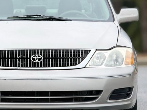 Used 2000 Toyota Avalon XL image 14