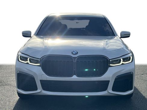 Used 2020 BMW 740i w/ M Sport Package image 31