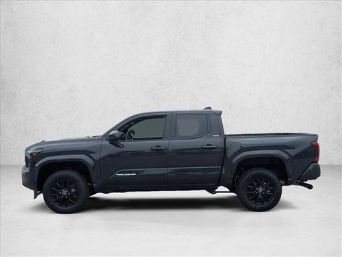 Used 2025 Toyota Tacoma SR5 AWD/4WD image 9