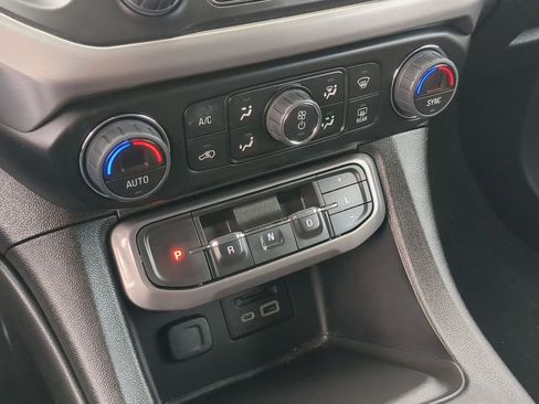 Used 2023 GMC Acadia AT4 w/ Technology Package image 16