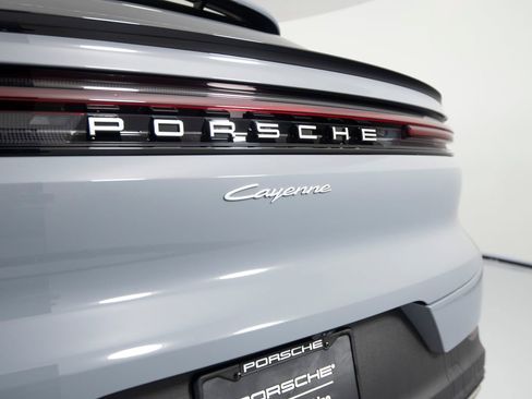 New 2026 Porsche Cayenne Coupe AWD/4WD image 38