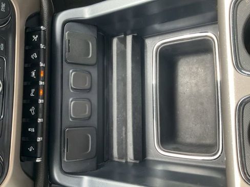 Used 2016 GMC Sierra 1500 Denali w/ Enhanced Driver Alert Package AWD/4WD image 30
