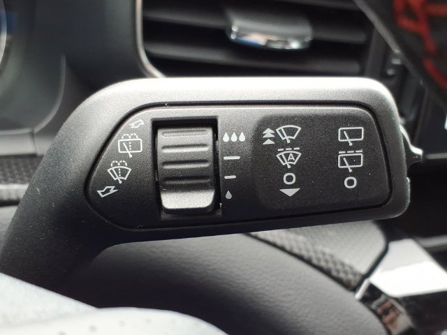 Used 2023 Ford Explorer ST-Line w/ Class IV Trailer Tow Package AWD/4WD image 35