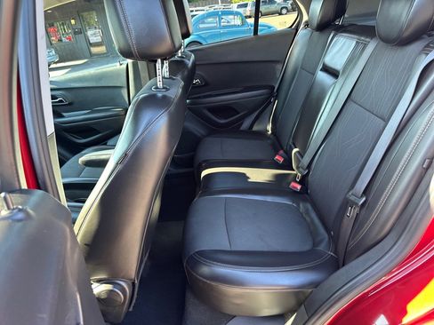 Used 2021 Chevrolet Trax LT image 16