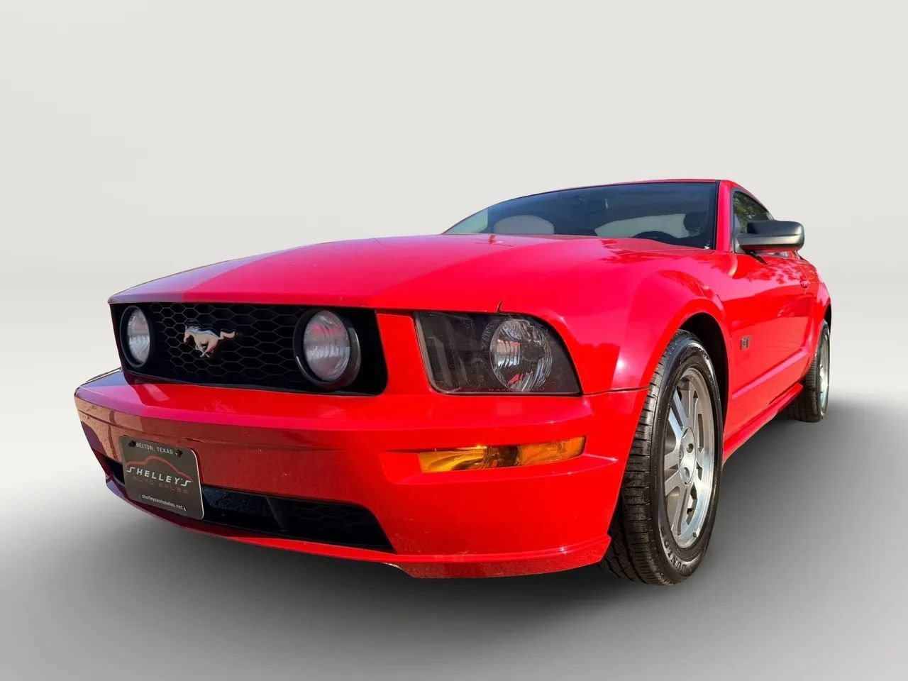 Used 2005 Ford Mustang GT Premium RWD image 2