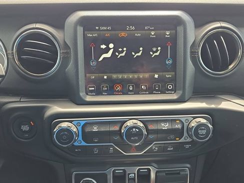Used 2023 Jeep Gladiator Overland AWD/4WD image 23
