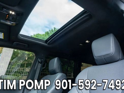 Used 2025 Lexus GX 550 w/ Cold Area Package AWD/4WD image 12
