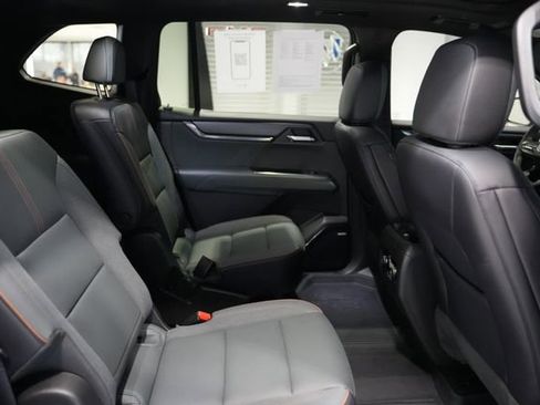 Used 2024 GMC Acadia AT4 image 19