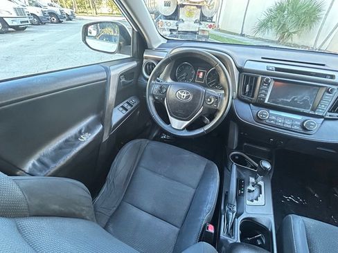 Used 2016 Toyota RAV4 XLE FWD image 9