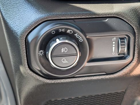 Used 2023 Jeep Gladiator Sport AWD/4WD image 11