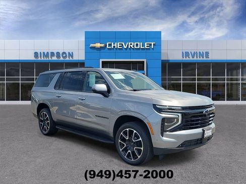 Used 2026 Chevrolet Suburban RST w/ Comfort Package AWD/4WD image 2