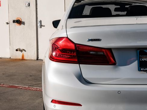 Used 2018 BMW 540i xDrive image 55