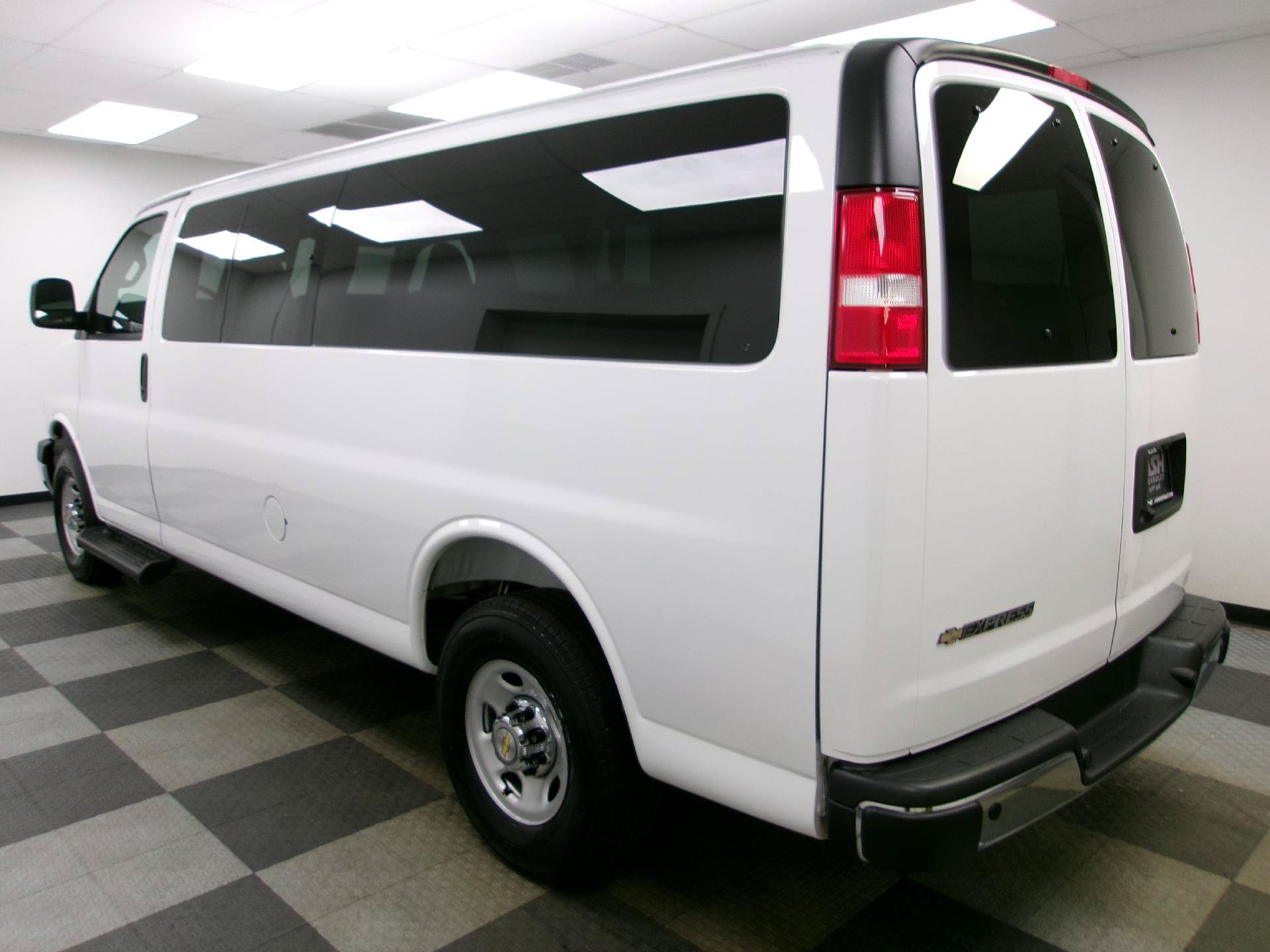 Used 2025 Chevrolet Express 3500 LT w/ LT Preferred Equipment Group RWD image 2