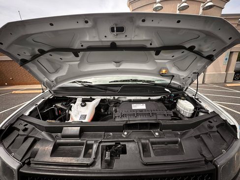 Used 2019 Chevrolet Express 2500 RWD image 45