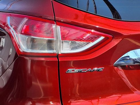 Used 2016 Ford Escape Titanium w/ Equipment Group 301A AWD/4WD image 24