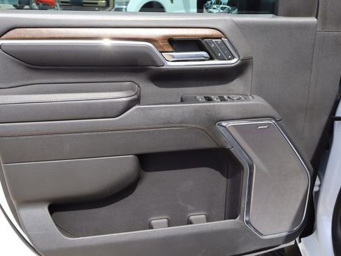 Used 2024 Chevrolet Silverado 2500 High Country w/ High Country Premium Package AWD/4WD image 20