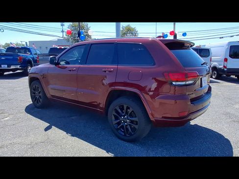 Used 2019 Jeep Grand Cherokee Altitude AWD/4WD image 6