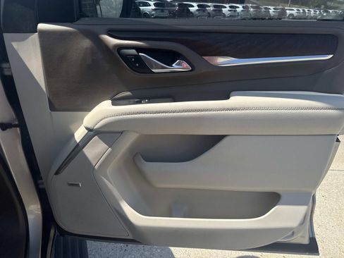 Used 2021 GMC Yukon Denali w/ Denali Premium Package image 15